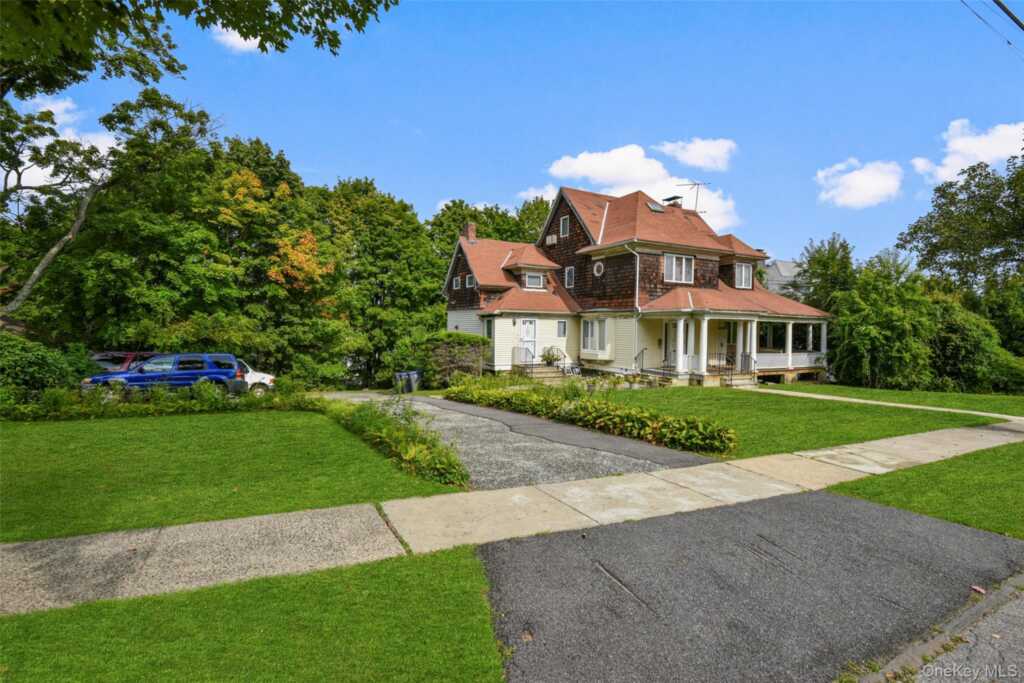 4 Ridgeview Avenue, White Plains, NY 10606 - Photo 40 of 44