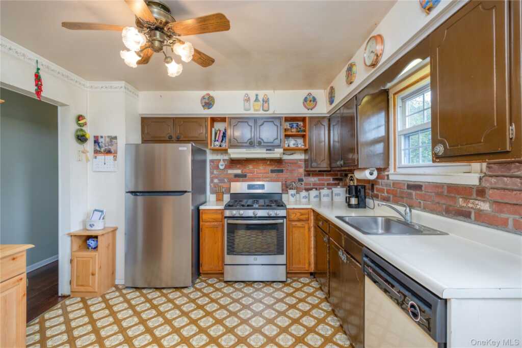 87 Filors Lane, Stony Point, NY 10980 - Photo 10 of 26