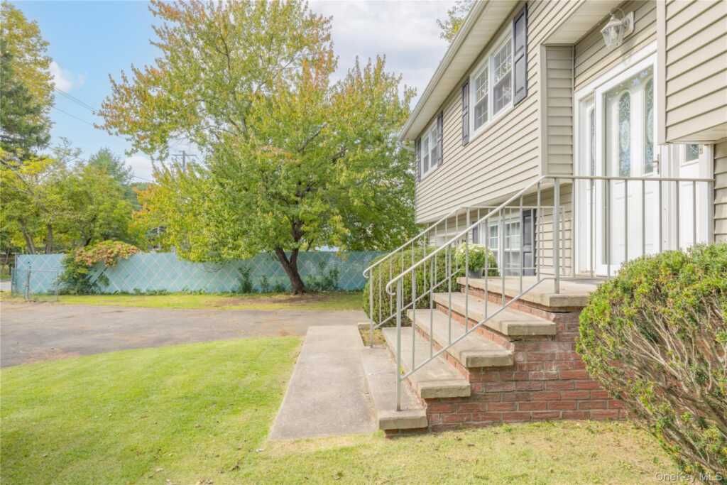 87 Filors Lane, Stony Point, NY 10980 - Photo 6 of 26