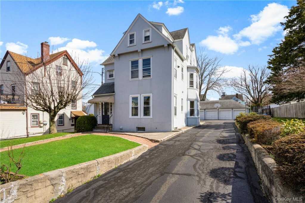 10 Lafayette Street, Unit #1R, New Rochelle, NY 10805