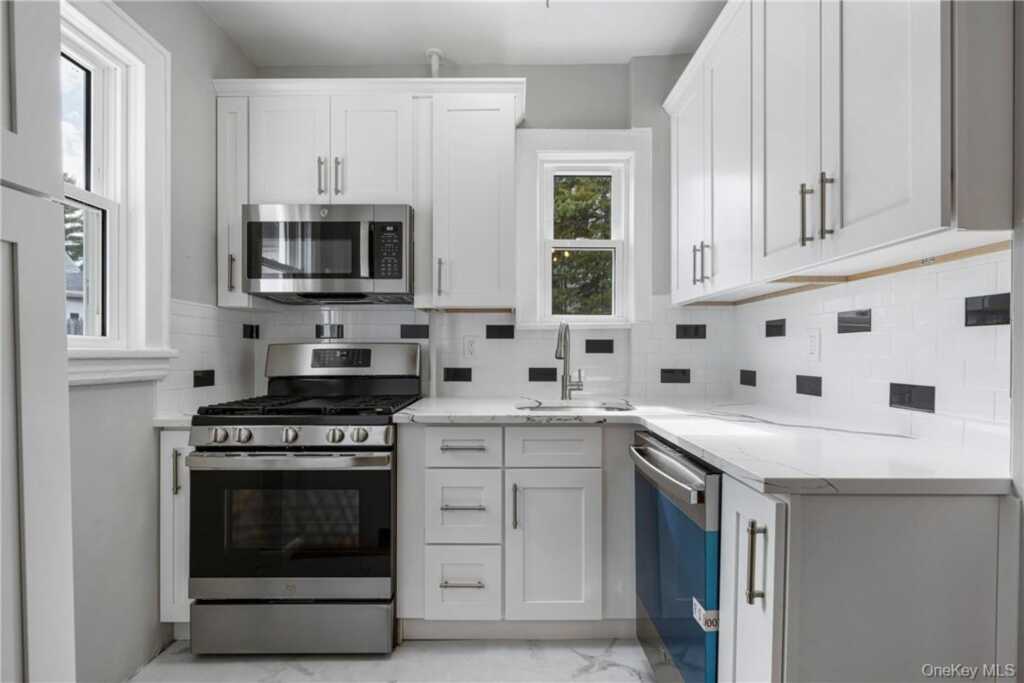 10 Lafayette Street, Unit #1R, New Rochelle, NY 10805 - Photo 11 of 21
