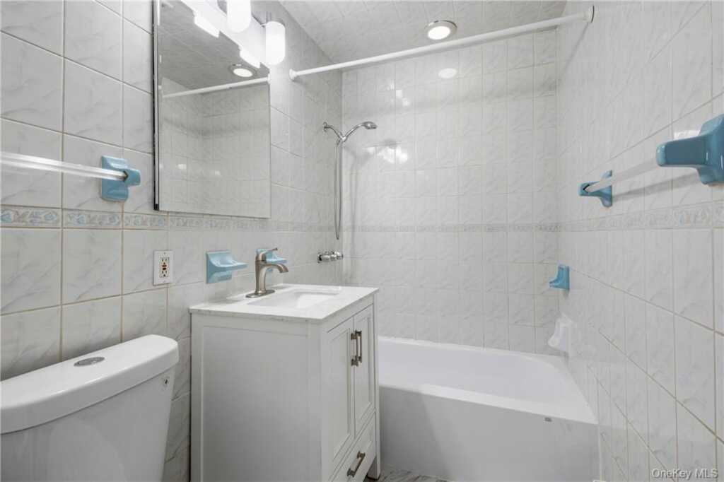 10 Lafayette Street, Unit #1R, New Rochelle, NY 10805 - Photo 19 of 21