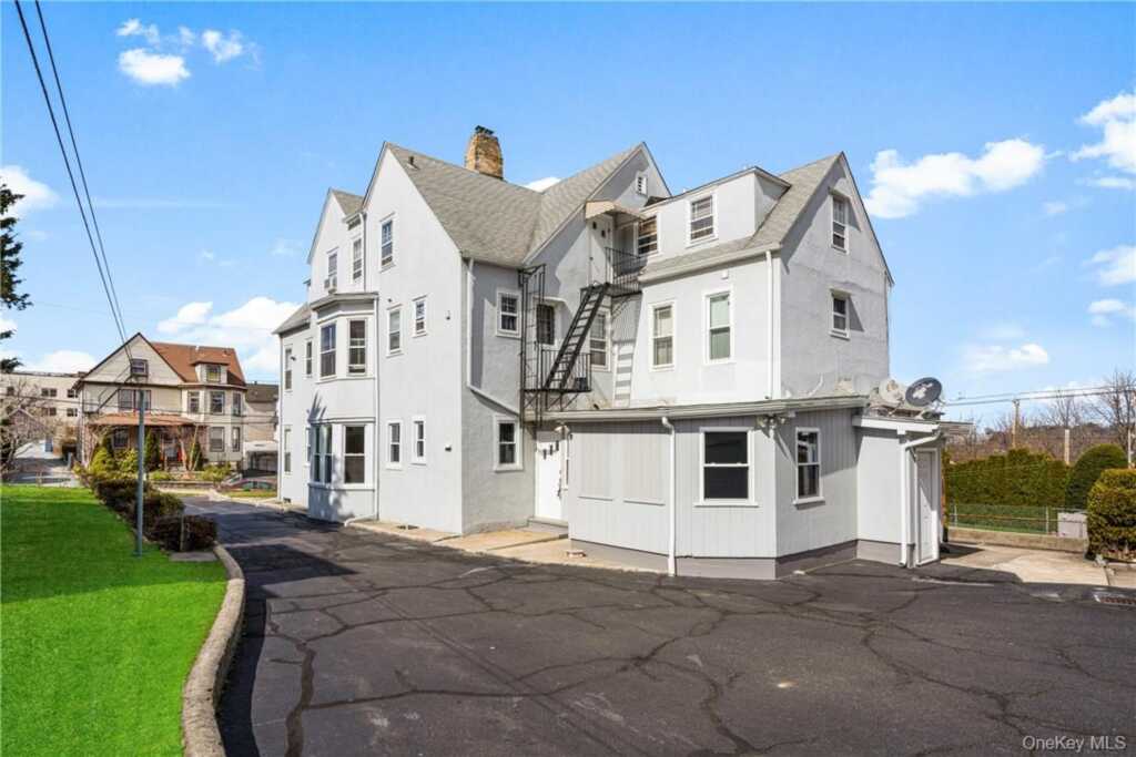 10 Lafayette Street, Unit #1R, New Rochelle, NY 10805 - Photo 3 of 21