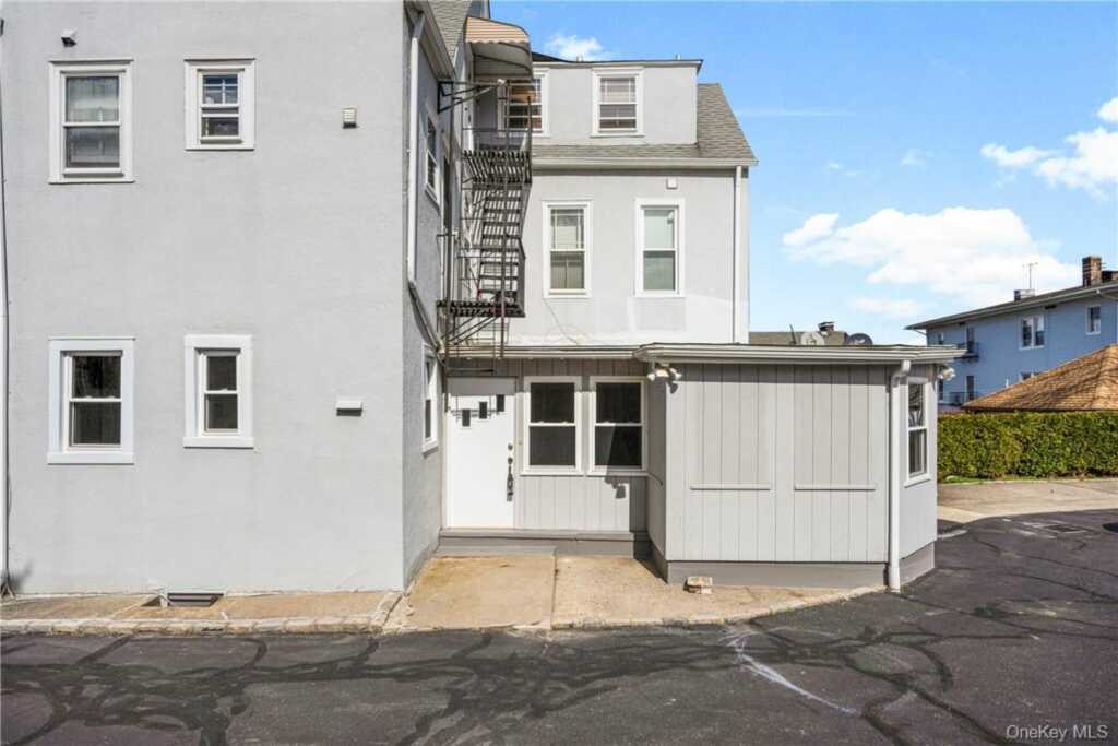 10 Lafayette Street, Unit #1R, New Rochelle, NY 10805 - Photo 4 of 21