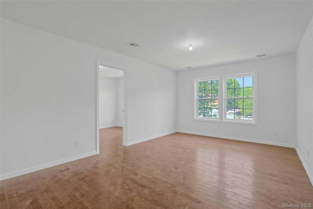 15 Waldron Avenue, Nyack, NY 10960 - Photo 10 of 44