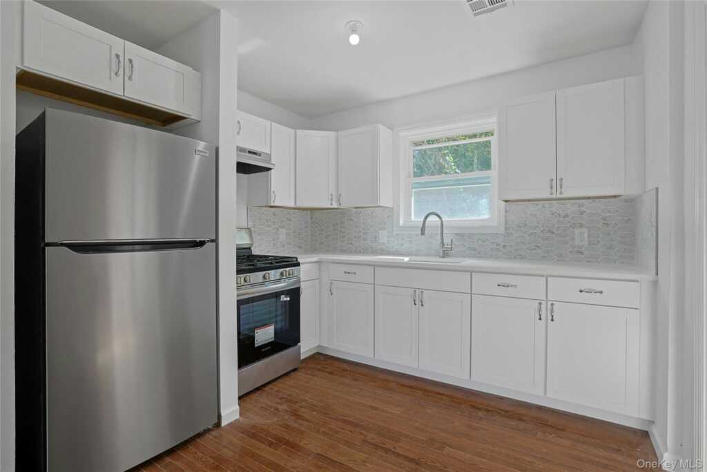 15 Waldron Avenue, Nyack, NY 10960 - Photo 12 of 44