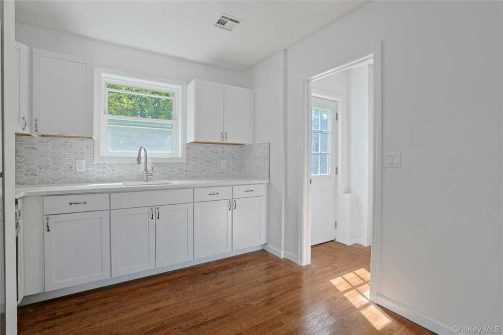 15 Waldron Avenue, Nyack, NY 10960 - Photo 13 of 44