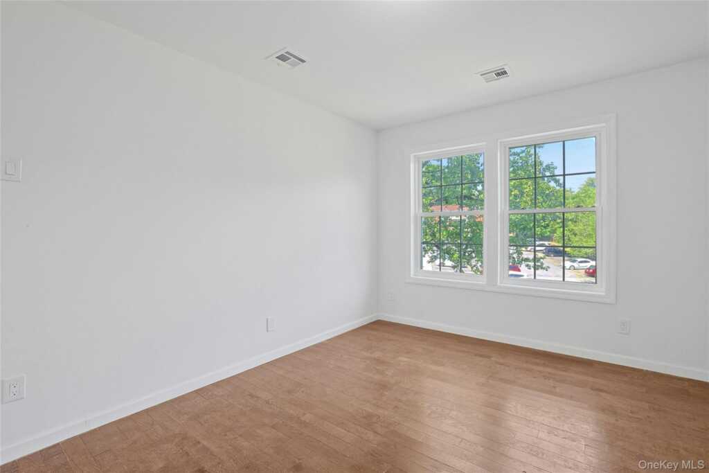 15 Waldron Avenue, Nyack, NY 10960 - Photo 27 of 44