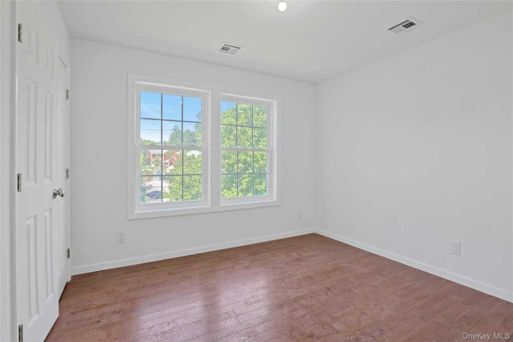 15 Waldron Avenue, Nyack, NY 10960 - Photo 33 of 44