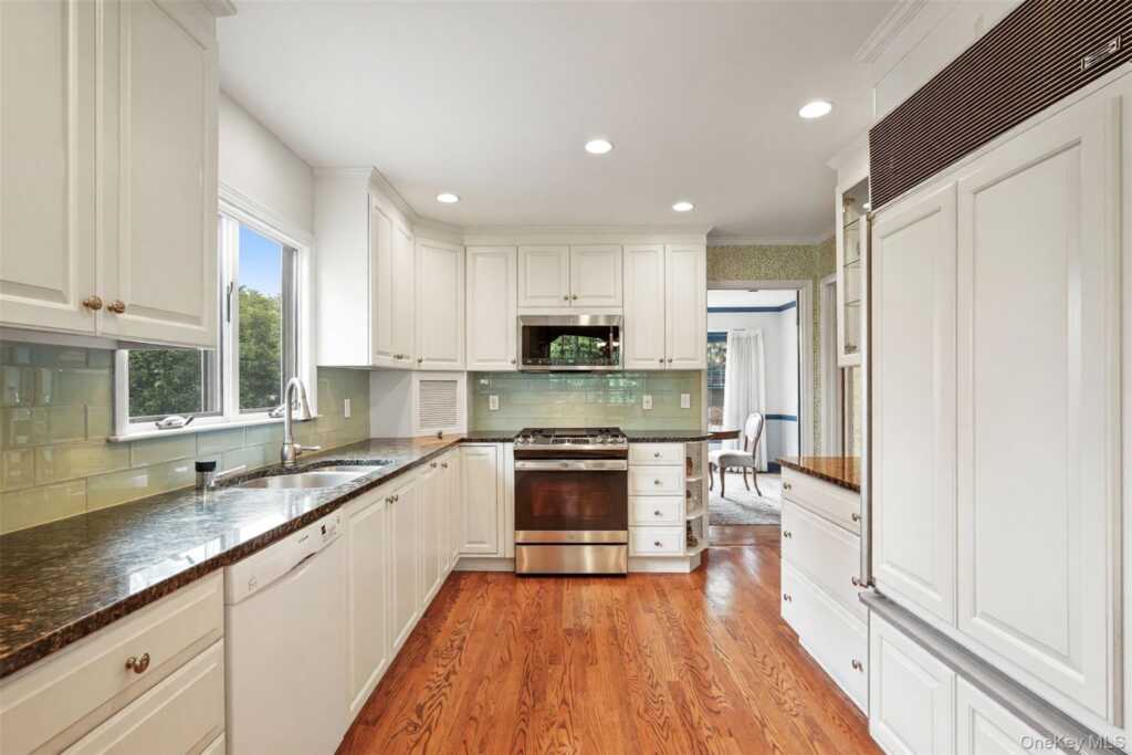 1 Parkwood Place, Rye, NY 10573 - Photo 11 of 30