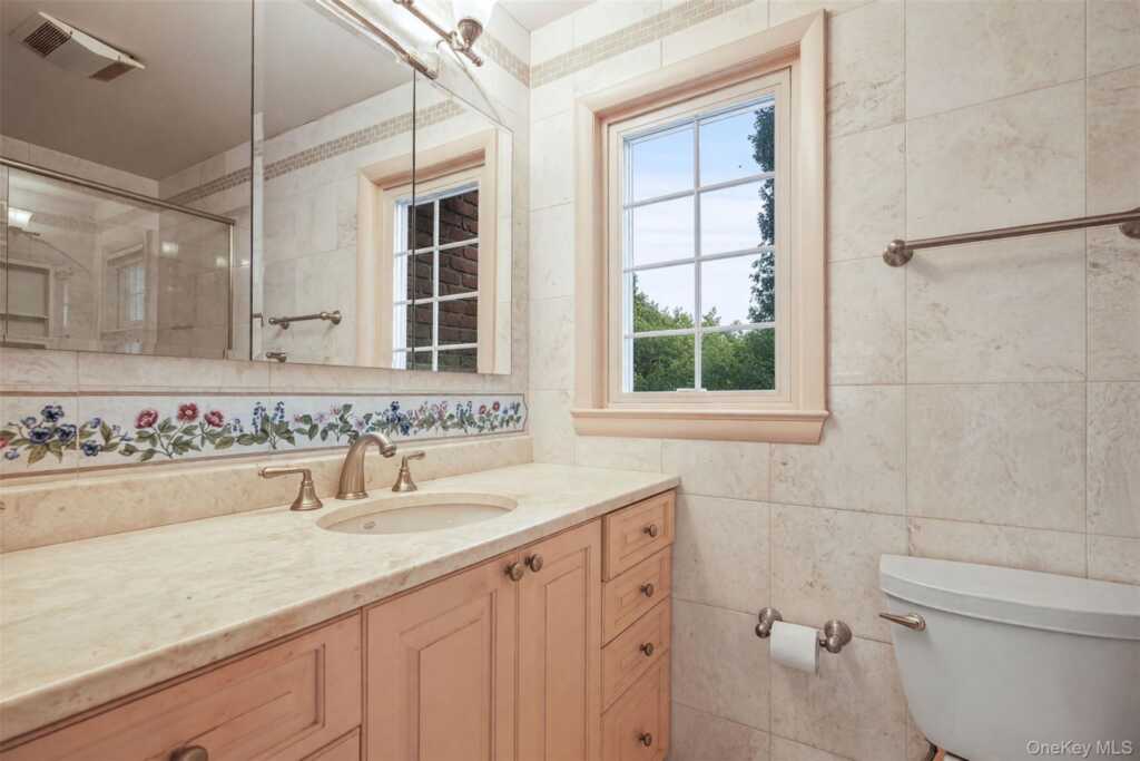 1 Parkwood Place, Rye, NY 10573 - Photo 13 of 30