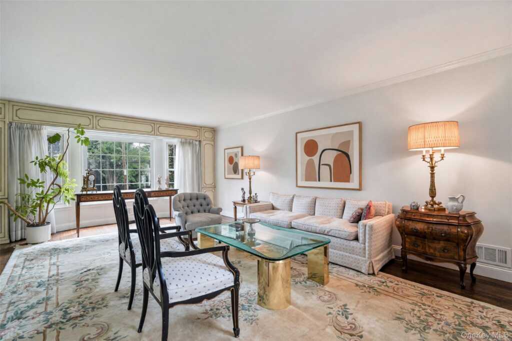 1 Parkwood Place, Rye, NY 10573 - Photo 4 of 30