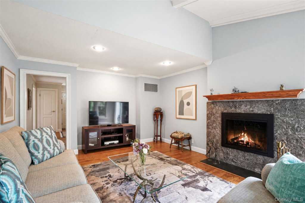 1 Parkwood Place, Rye, NY 10573 - Photo 7 of 30