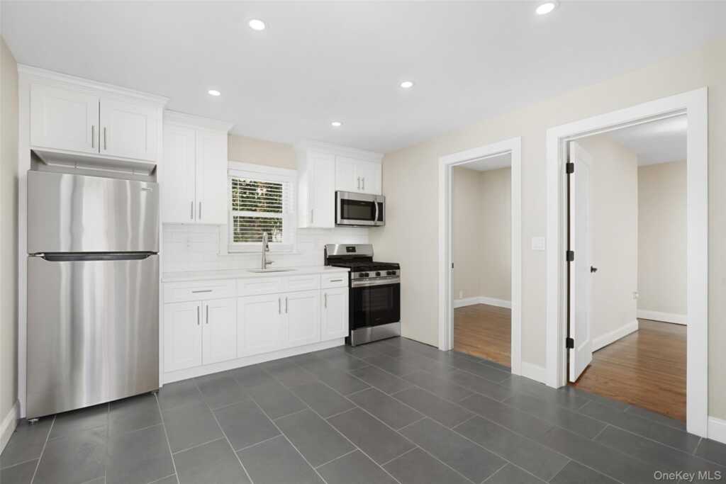 352 Willett Avenue, Unit #1, Rye, NY 10573 - Photo 3 of 18