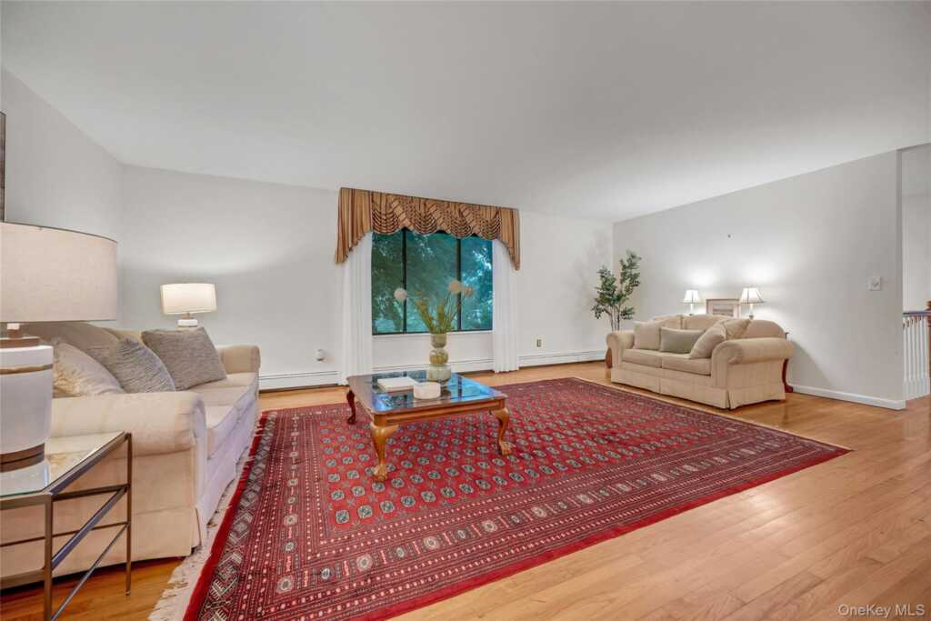 44 Hillside Lane, New Rochelle, NY 10804 - Photo 2 of 34