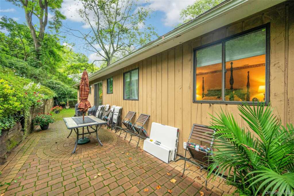 44 Hillside Lane, New Rochelle, NY 10804 - Photo 21 of 34