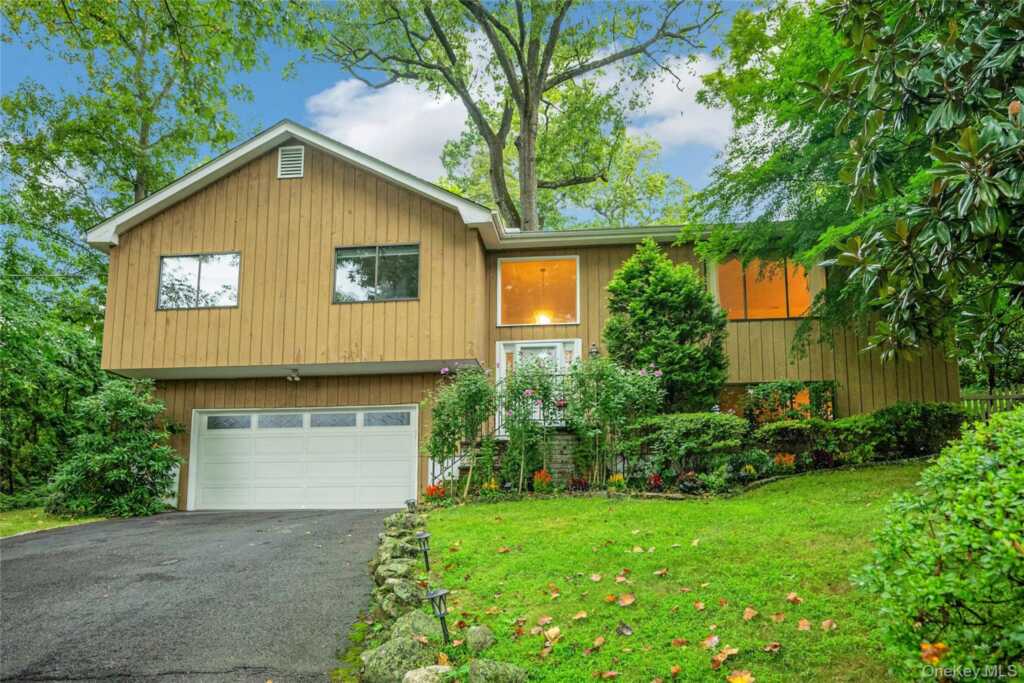 44 Hillside Lane, New Rochelle, NY 10804 - Photo 22 of 34
