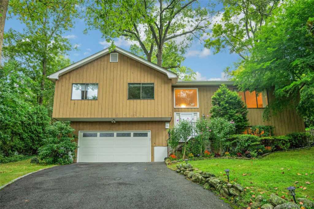 44 Hillside Lane, New Rochelle, NY 10804 - Photo 23 of 34
