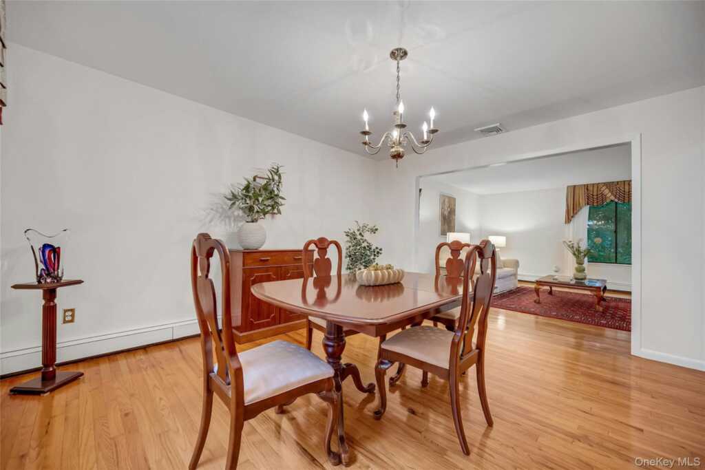 44 Hillside Lane, New Rochelle, NY 10804 - Photo 7 of 34