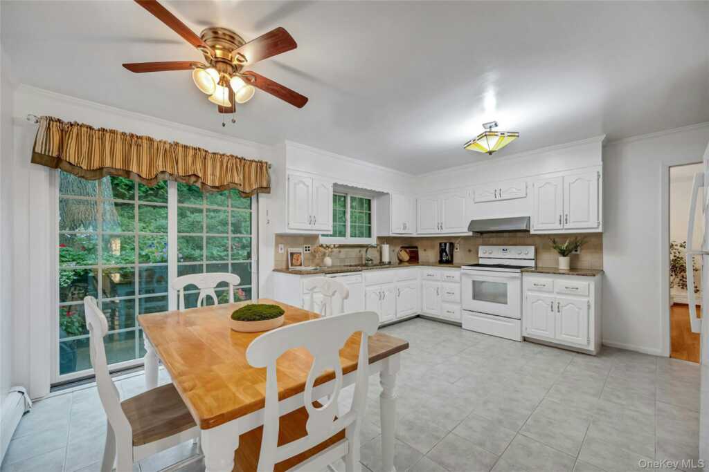 44 Hillside Lane, New Rochelle, NY 10804 - Photo 8 of 34