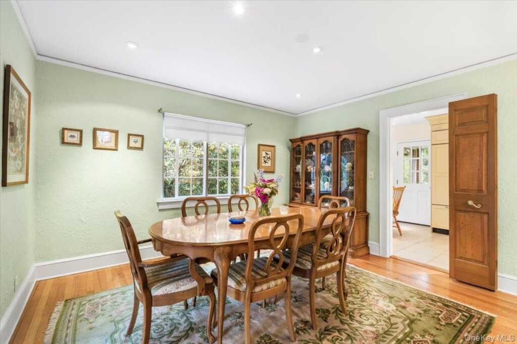 1211 Park Avenue, Rye, NY 10543 - Photo 4 of 31