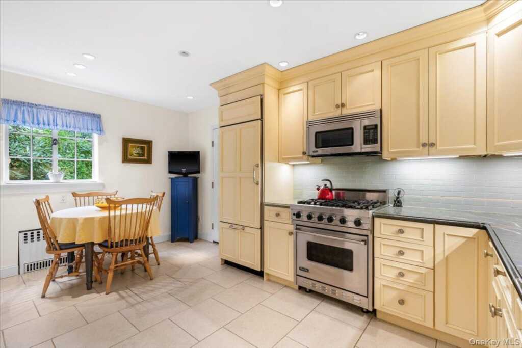 1211 Park Avenue, Rye, NY 10543 - Photo 8 of 31