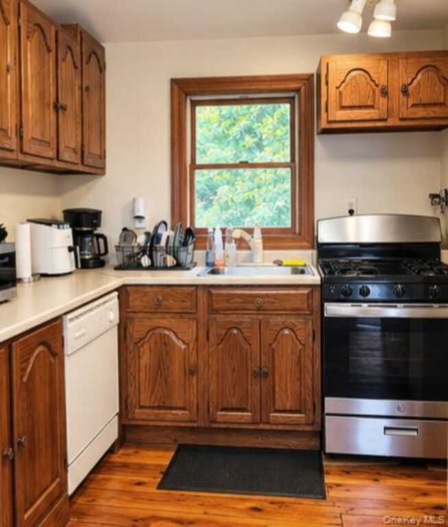 1 Berachah Avenue, Unit #5, Nyack, NY 10960 - Photo 3 of 10