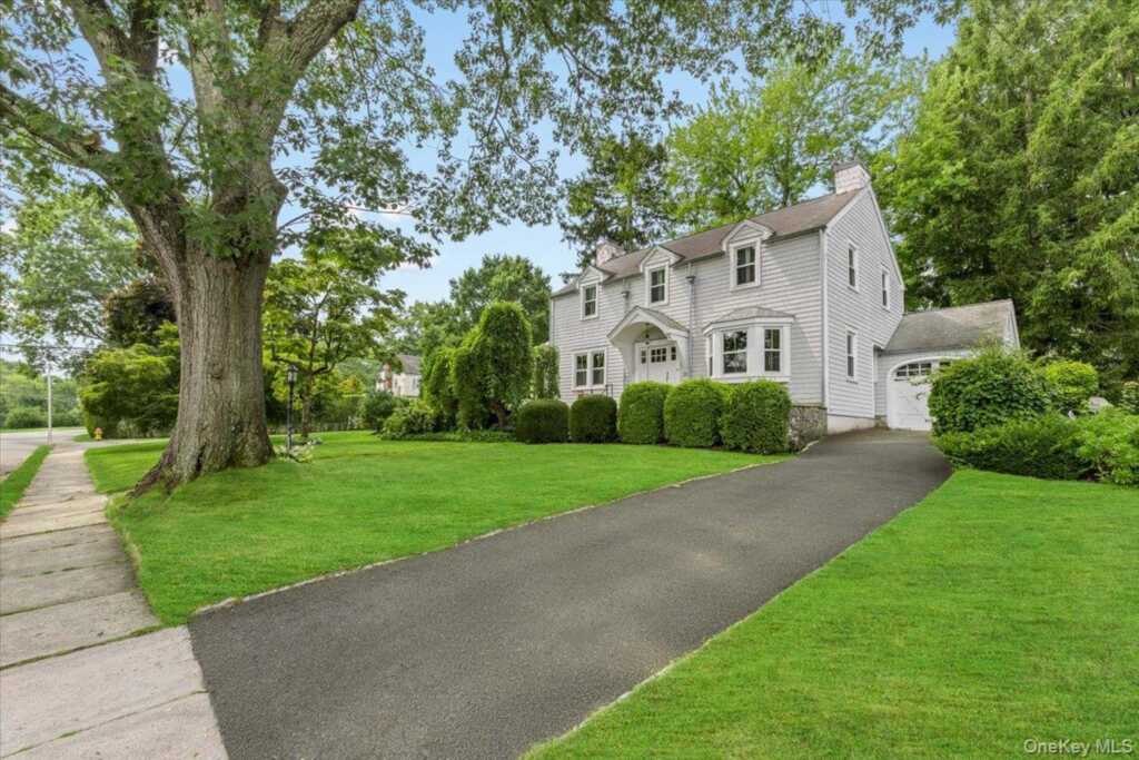 128 Ralph Avenue, White Plains, NY 10606 - Photo 2 of 28