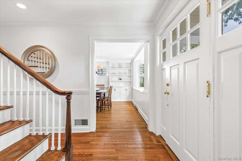 128 Ralph Avenue, White Plains, NY 10606 - Photo 4 of 28