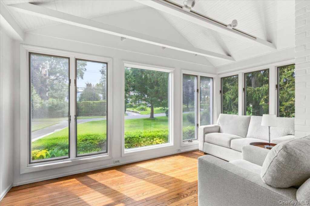 128 Ralph Avenue, White Plains, NY 10606 - Photo 9 of 28