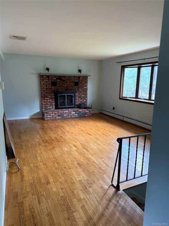 189 Route 210, Stony Point, NY 10980 - Photo 5 of 20
