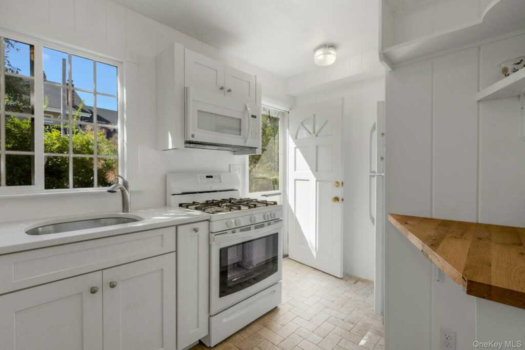 160 N Broadway, Nyack, NY 10960 - Photo 7 of 29