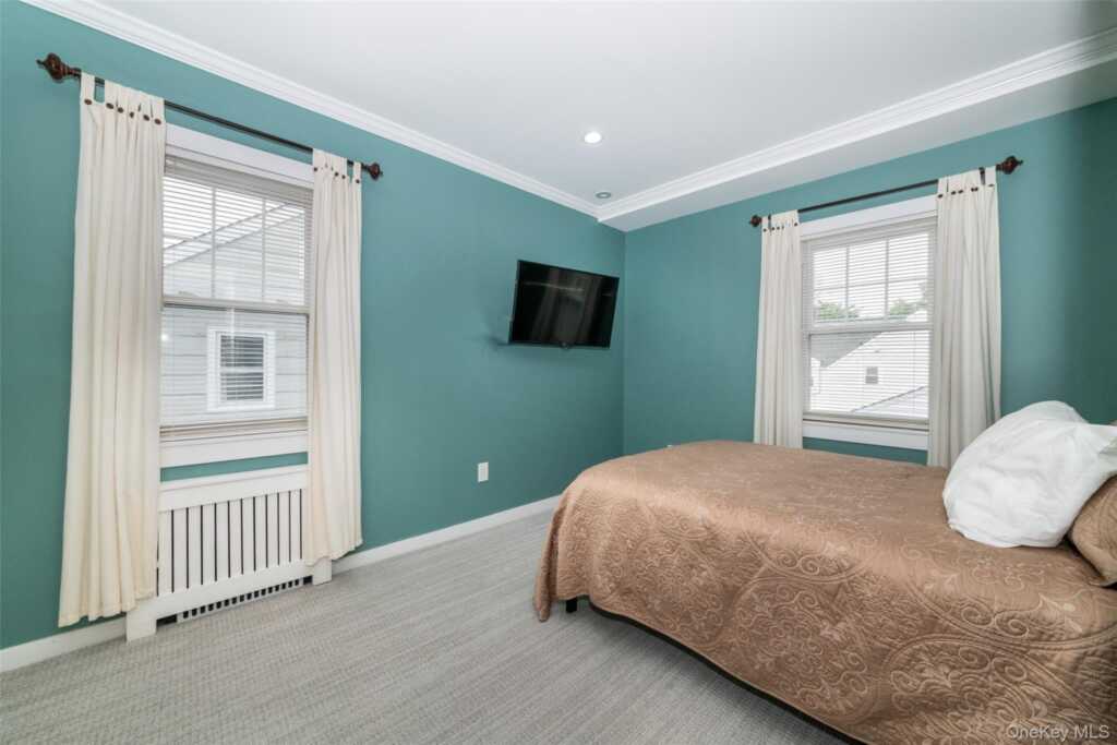 54 Ronalds Avenue, New Rochelle, NY 10801 - Photo 15 of 29