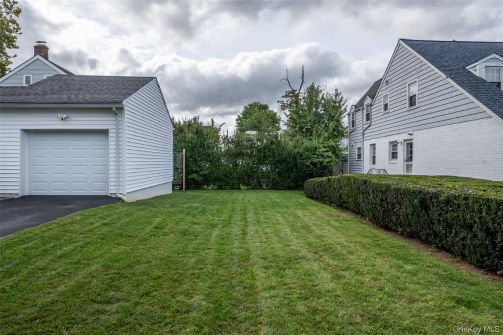 54 Ronalds Avenue, New Rochelle, NY 10801 - Photo 26 of 29