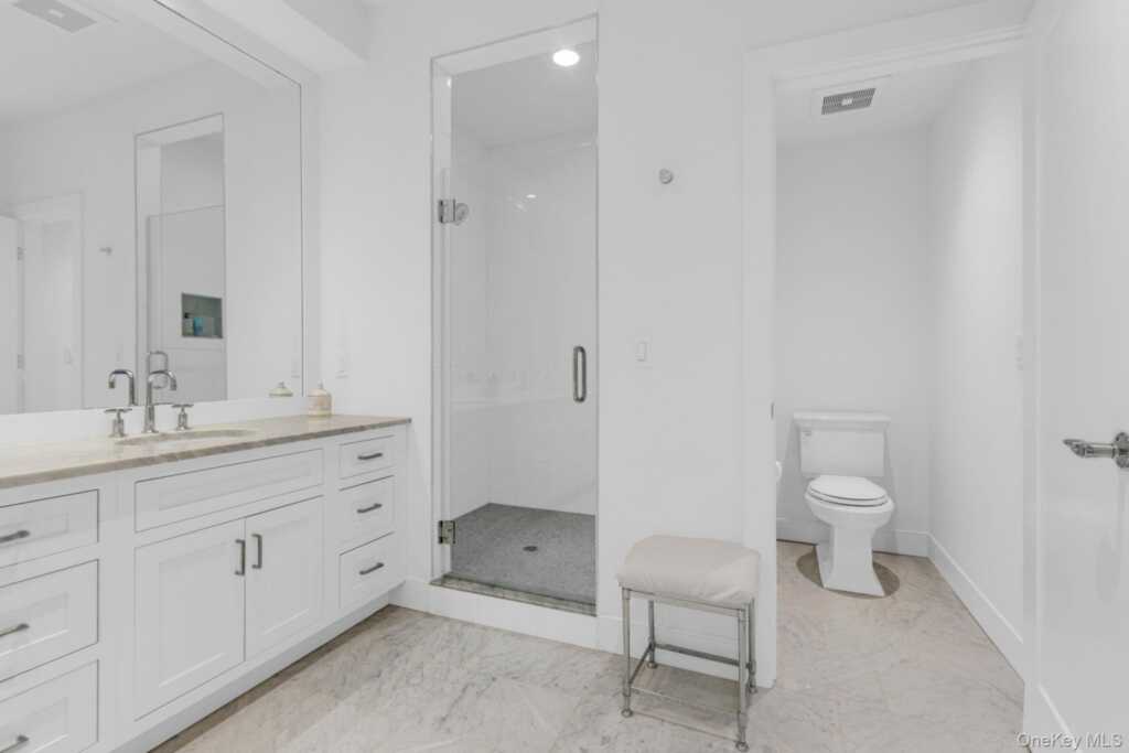 15 Honeysuckle Lane, Rye, NY 10573 - Photo 20 of 48