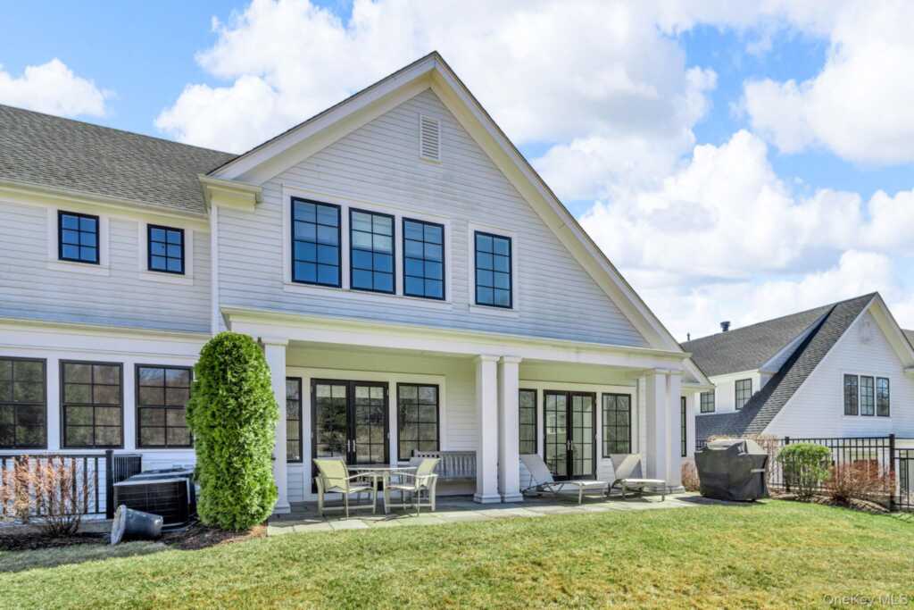 15 Honeysuckle Lane, Rye, NY 10573 - Photo 37 of 48