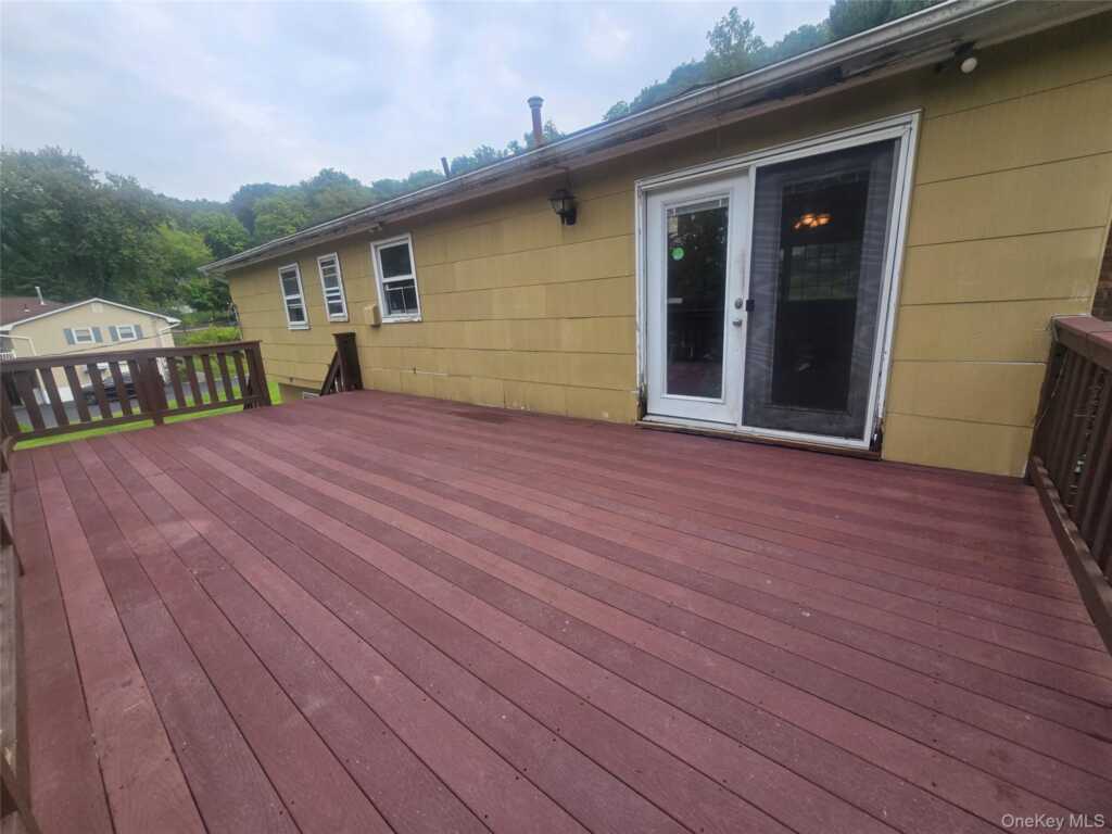 882 Stockton Road, Valley Cottage, NY 10989 - Photo 11 of 15