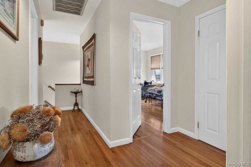 160 Hillside Avenue, Nyack, NY 10960 - Photo 15 of 30