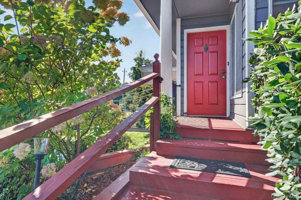 160 Hillside Avenue, Nyack, NY 10960 - Photo 2 of 30