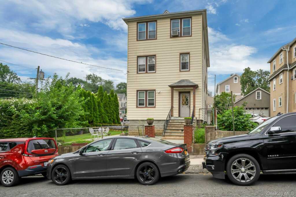 26 4th Street, New Rochelle, NY 10801 - Photo 3 of 26