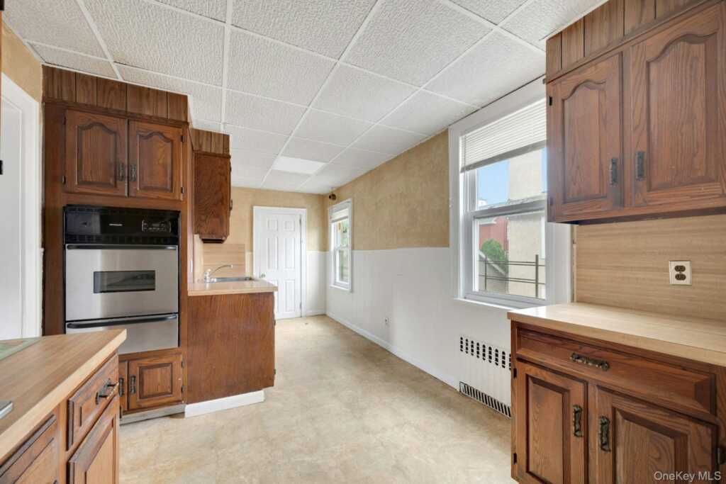 26 4th Street, New Rochelle, NY 10801 - Photo 5 of 26