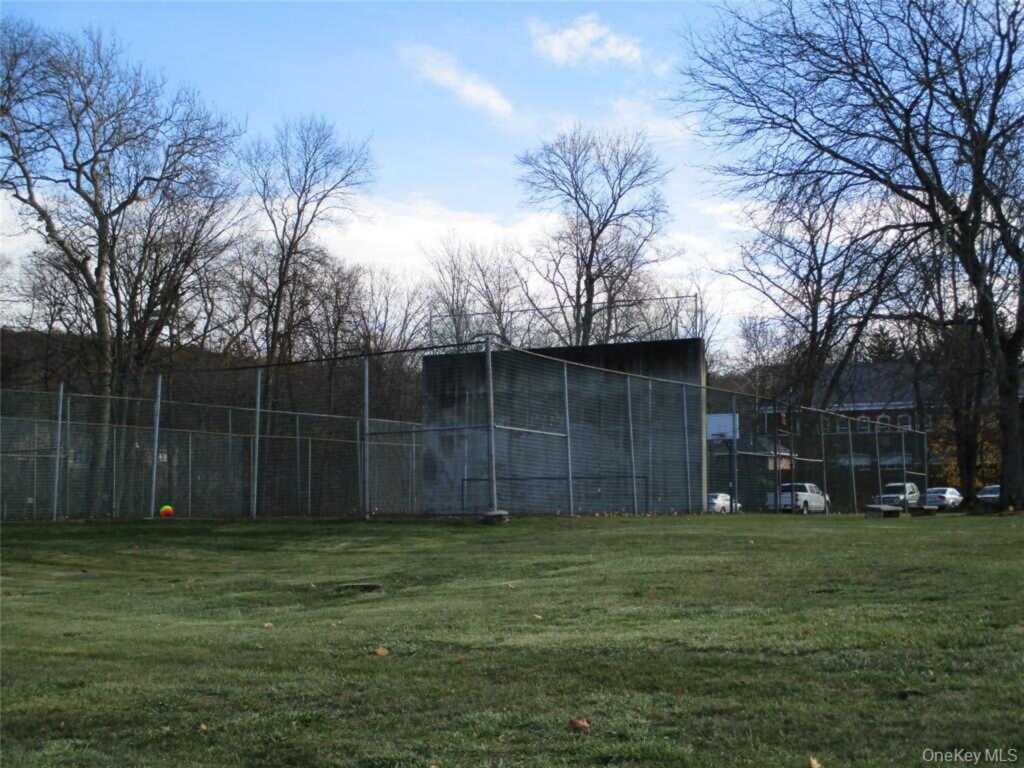 5 Church Lane, Unit #O, Valley Cottage, NY 10989 - Photo 18 of 25