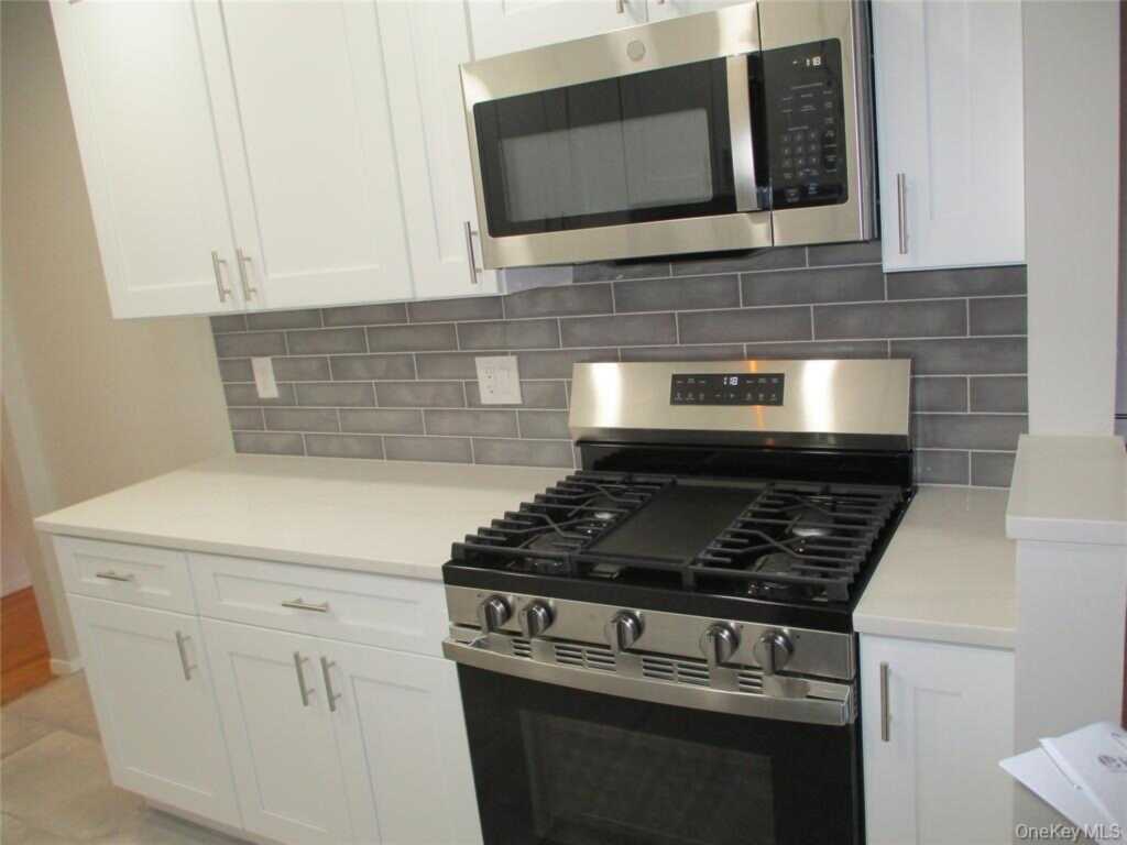 5 Church Lane, Unit #O, Valley Cottage, NY 10989 - Photo 4 of 25