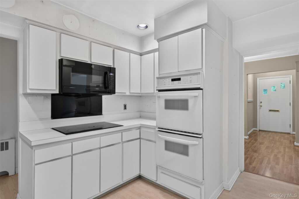 38 Beverly Road, White Plains, NY 10605 - Photo 15 of 50