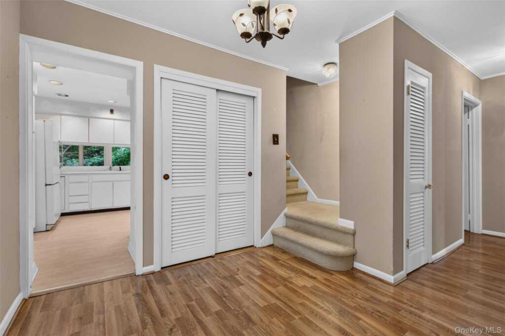 38 Beverly Road, White Plains, NY 10605 - Photo 3 of 50
