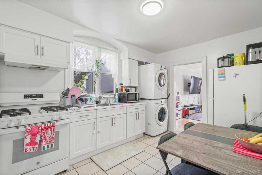 321 Olivia Street, Unit #2, Rye, NY 10573 - Photo 5 of 18