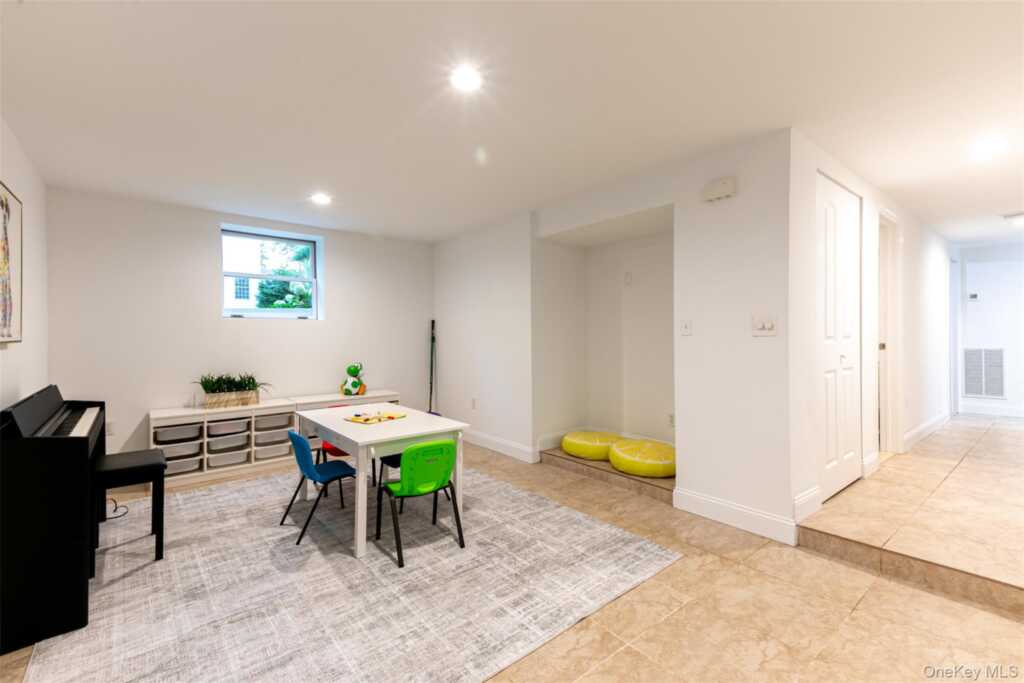 8 Belmont Avenue, Rye, NY 10580 - Photo 18 of 35