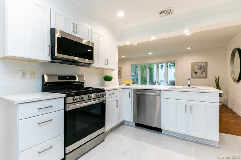 8 Belmont Avenue, Rye, NY 10580 - Photo 7 of 35