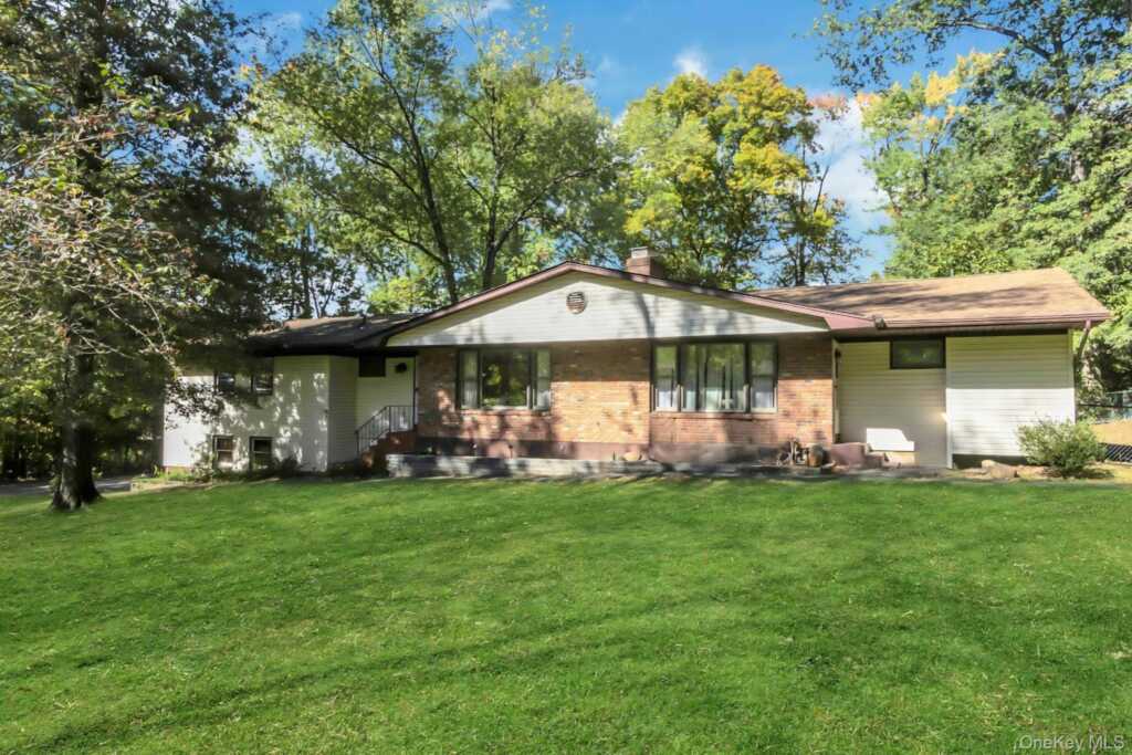 61 Rolling Ridge Road, New City, NY 10956