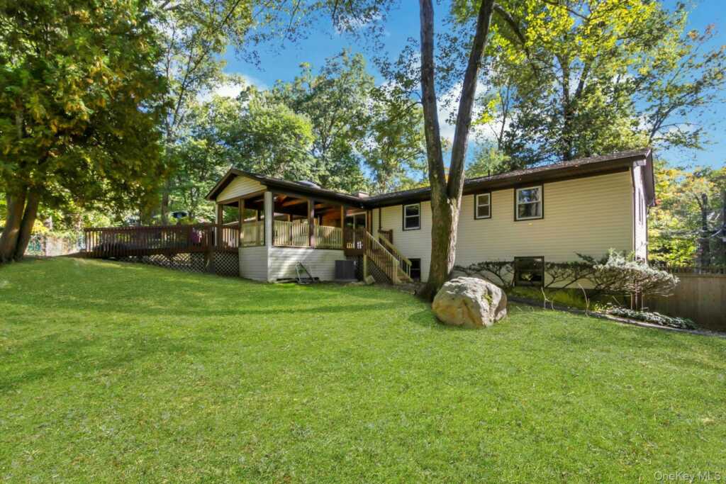 61 Rolling Ridge Road, New City, NY 10956 - Photo 3 of 23
